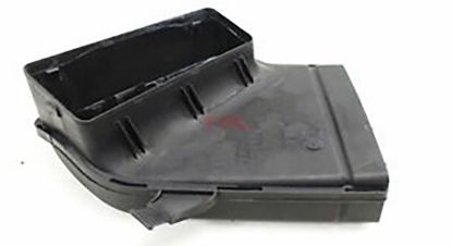 HAVA FILITRE KUTUSU-KAZAN BORUSU A4 2001-2009 - 8E0129617D resmi