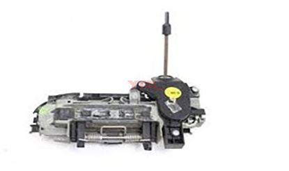 KAPI IC BRAKETI ON SOL AUDI A4 01-08 - 8E1837885A resmi