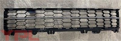 ORTA IZGARA KROMLU SUPERB 2020 VE SONRASI - 3V0853677A/551C 2ZZ resmi