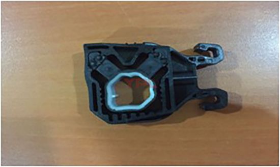 RADYATOR BAGLANTI TAKOZU DIZEL(SIYAH) - 5Q0121367D resmi