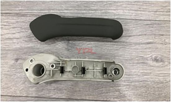 KAPI TUTAMAGI VE UST KAPAK GRI SAG ON-ARKA GOLF4-BORA - 1J4867180A 7DE resmi