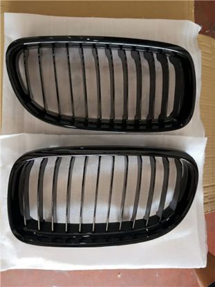 Ön Panjur Böbrek Parlak Siyah Set BMW E90 2005-2008 - GKL 340942 resmi