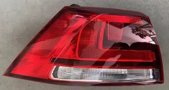 Stop Lambası Sol Dış Volkswagen Golf 7 2013-2017 - 5G0945095P resmi