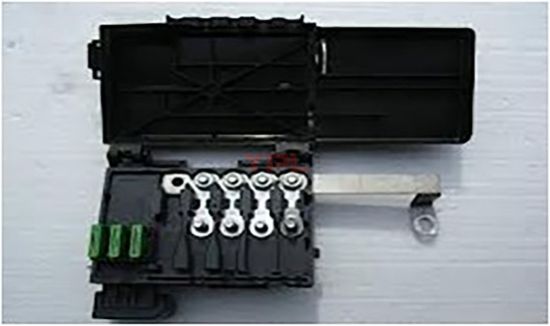 Sigorta Kutusu Ve Kapağı Kablosuz A3 Bora Caddy Golf IV Cordoba Ibiza Leon Toledo Octavia 97>03 - 1J0937617C/555A resmi