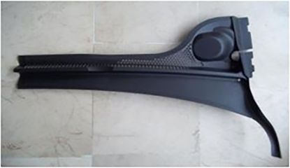Ön Cam Izgarası Sağ Deflektör Jetta 2010>> - 5C7819404 resmi