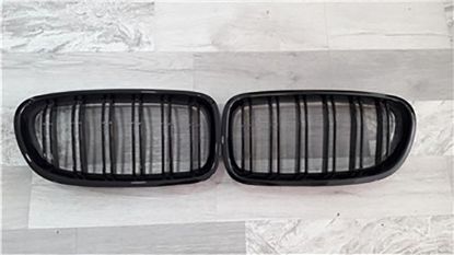 Ön Panjur Böbrek Set Parlak Siyah Çift Çıta BMW F10 - GKL 340305 resmi