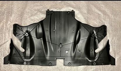 Motor Alt Muhafaza Tesla MODEL3-Model Y Arka Orta 2021>> (1. Kalite Plastik - 1498771-00-A resmi
