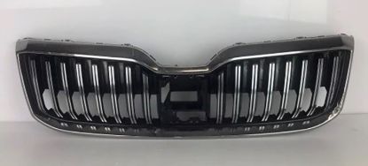 Ön Panjur Krom Çerçeve Krom Çizgili Parlak Siyah - 3V0853653G FOD/3V0853761B 2ZZ resmi