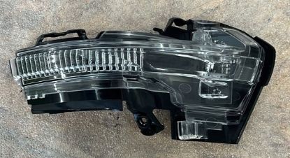 Dış Dikiz Ayna Sinyali Sağ Audi A5 A6 E-Tron Terramor 2024 ve sonrası - 85B949102 resmi