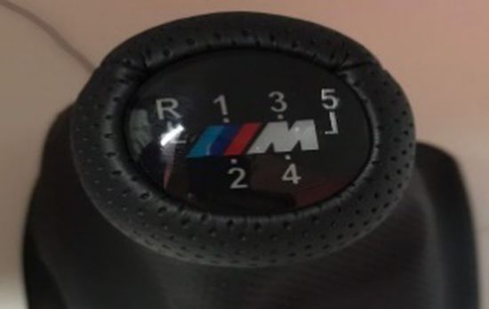 Vites Topuzu ve Körük E39 M Power 5 Vites Benekli Deri - 25111222755 BMK resmi