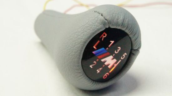 Vites Topuzu Işıklı BMW M Power 6 Vites E30 E34 E36 E39 E46 E60 E62 E90 E92 Gri Deri - 25112282450 GIMT resmi