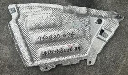 Motor Alt Yan Muhafaza Halı Alüminyum Kaplı Arka Sağ Cayenne 2018 ve sonrası - 9Y0825096 resmi