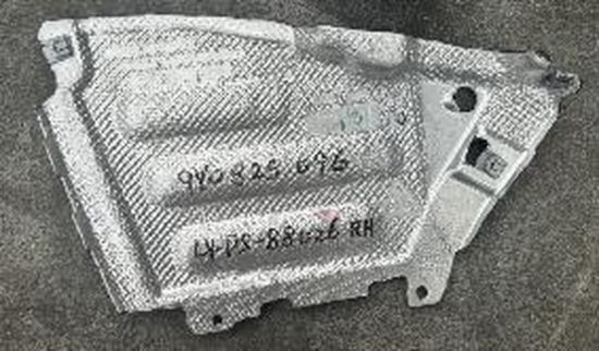 Motor Alt Yan Muhafaza Halı Alüminyum Kaplı Arka Sağ Cayenne 2018 ve sonrası - 9Y0825096 resmi
