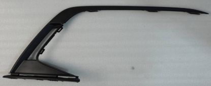 Ön Tampon Sis Çıtası Üst Sol Audi A3 S3 RS3 2021 ve sonrası - 8Y0807533A 9B9 resmi