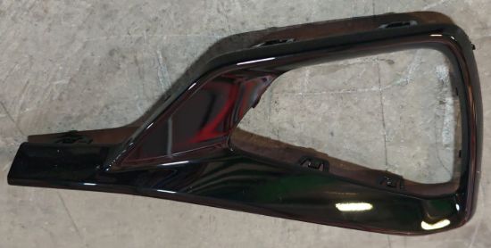 Tampon Süspansiyon Çıtası Arka Parlak Siyah S Line Sağ Audi Q2 SQ2 2022 ve sonrası - 81A807968 T94 resmi