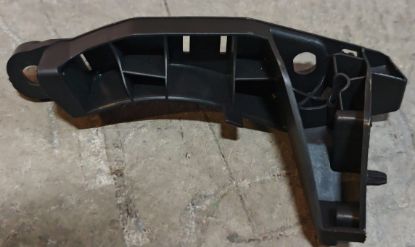Tampon Bağlantı Braketi Ön Sağ Audi Q2 SQ2 2022 ve sonrası - 81A807184A resmi