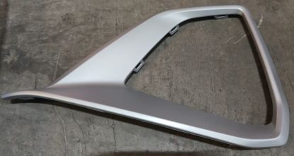 Sis Kapağı Süs Çıtası Mat Krom Sol Audi Q2 SQ2 2022 ve sonrası - 81A853053B TB2 resmi