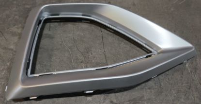 Sis Kapağı Süs Çıtası Mat Krom Sağ Audi Q2 SQ2 2022 ve sonrası - 81A853054D TB2 resmi