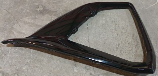 Sis Kapağı Alt Süs Çıtası Parlak Siyah Sağ Audi Q2 SQ2 2022 ve sonrası - 81A853054B T94 resmi
